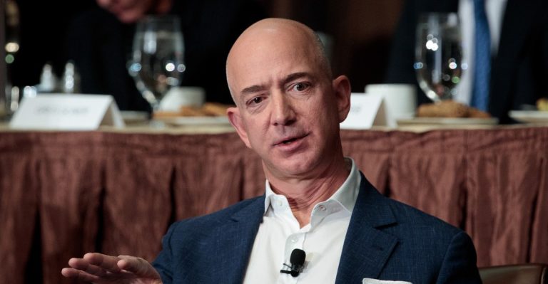 Jeff Bezos e a Washington Post: Um Caso de Desaparecimento de Identidade